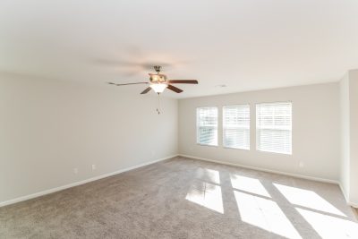 002 Living Room ET51184