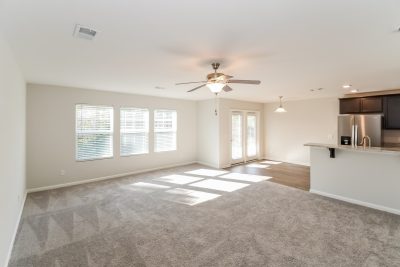 003 Living Room ET51184