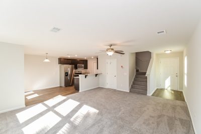 004 Living Room ET51184