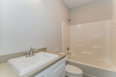 014 Bathroom ET51185