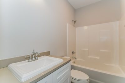 013 photo bathroom 10020956