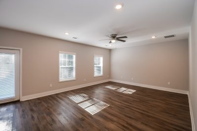 002 Living Room ET51188