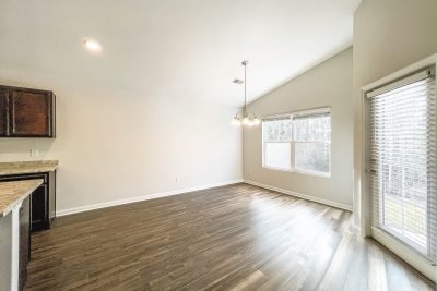 005 photo dining room 10145101