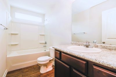 012 photo bathroom 10145097