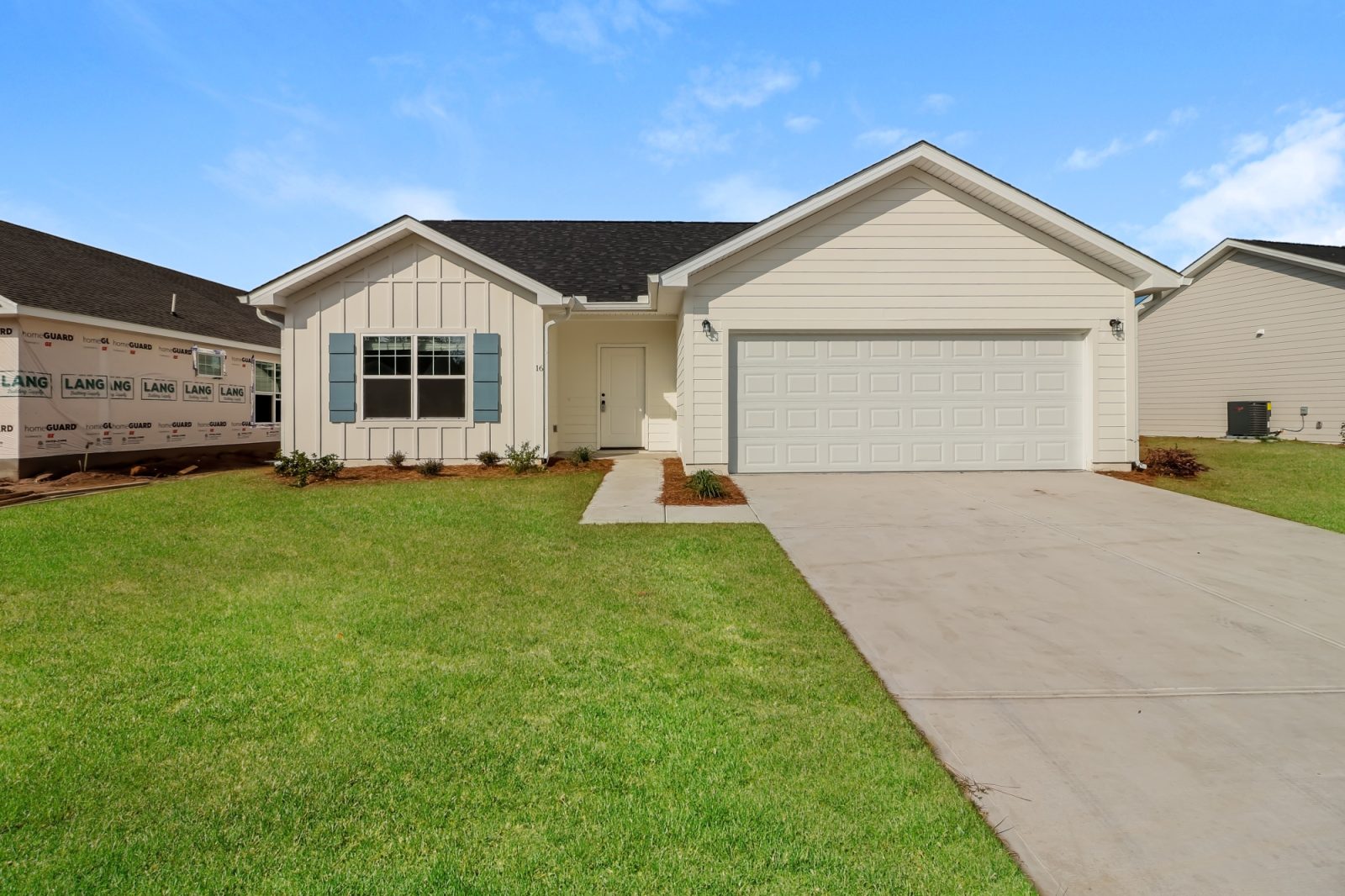 000 Front View 10145447