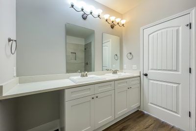 010 Main Bathroom ET51218