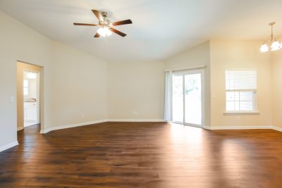 003 Living Room ET71160