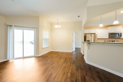 004 Living Room ET71160