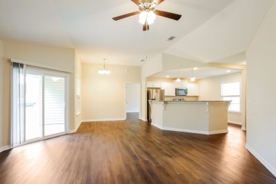 005 Living Room ET71160