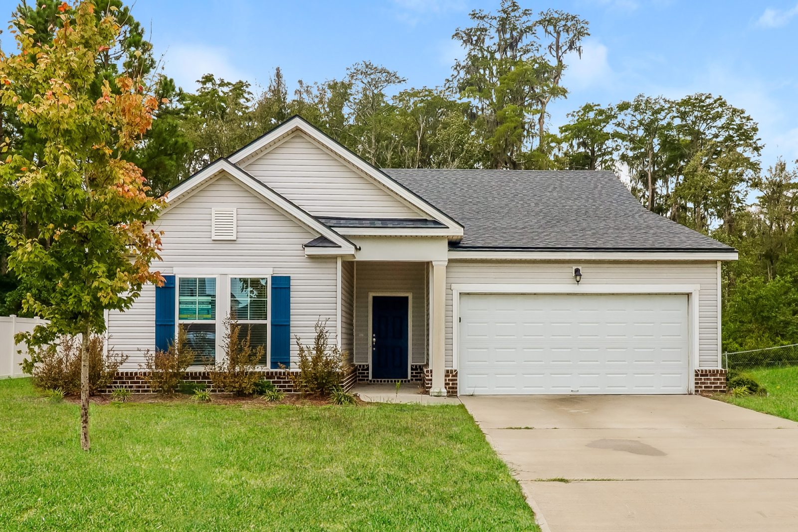 000 photo front view 14013645