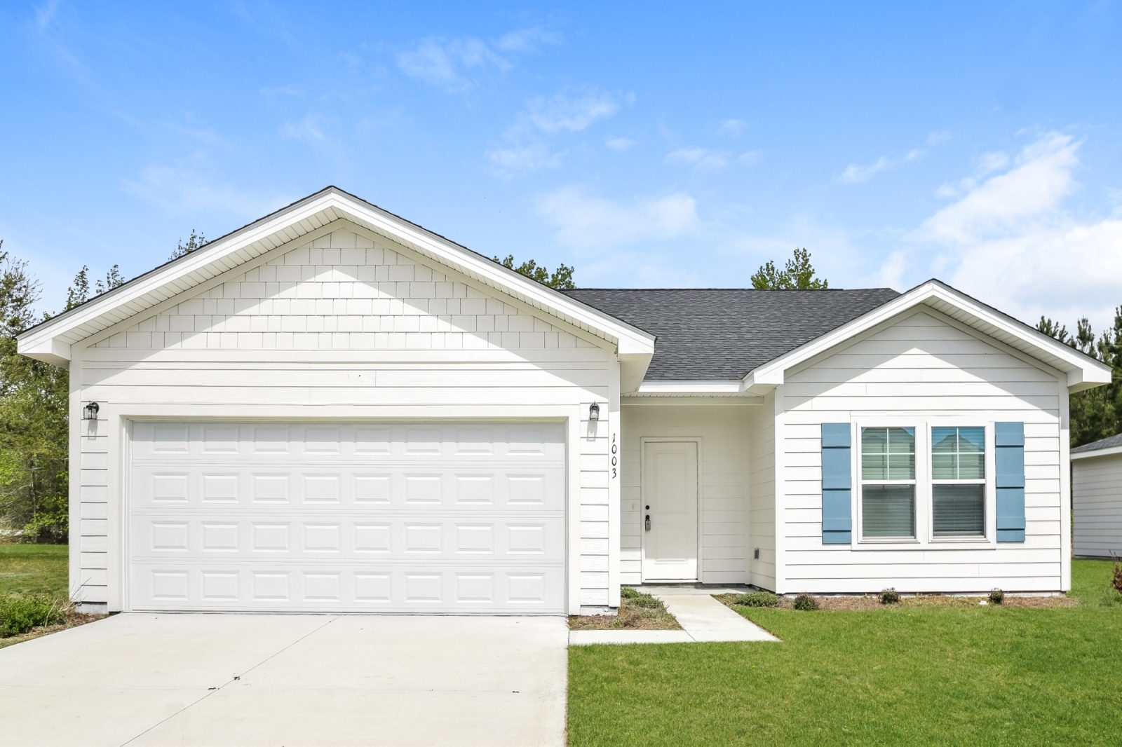 000 photo front view 12579882