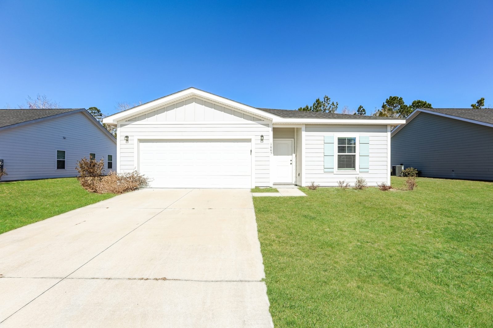 000 photo front view 15125421