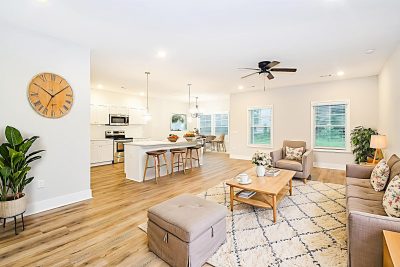 001 photo vs living room 14979012