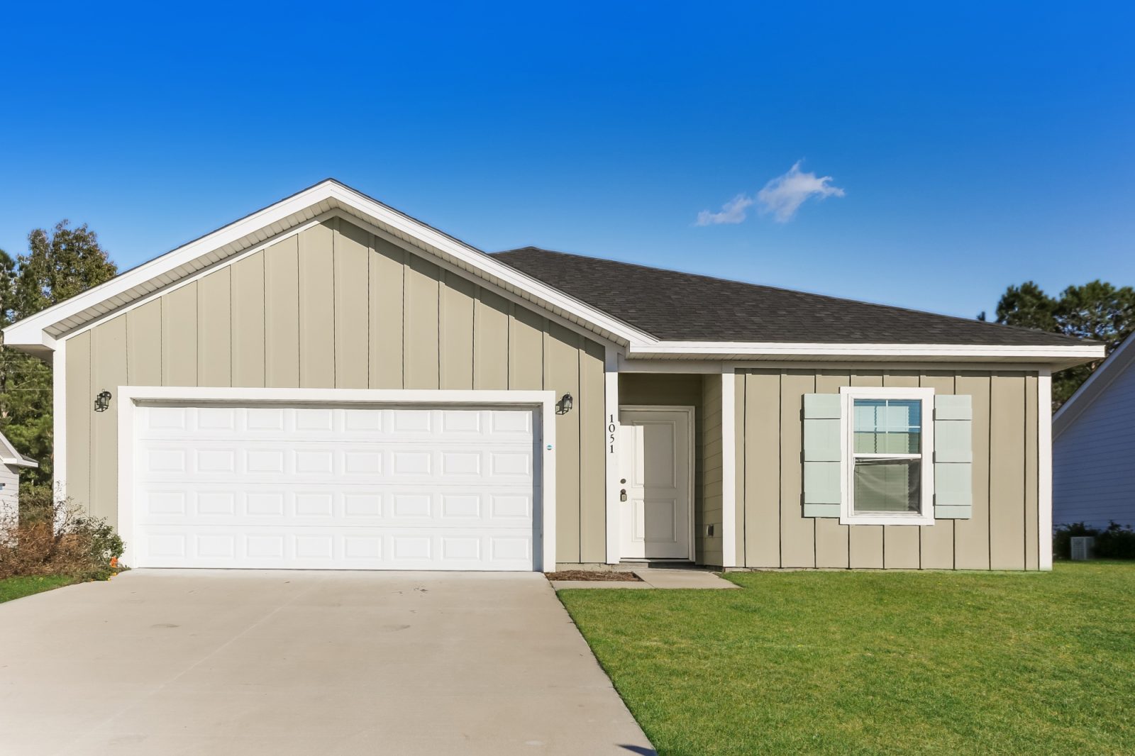 000 photo front view 13408734