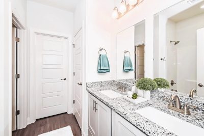 004 photo main bathroom 14663901