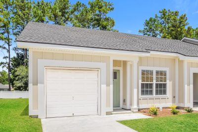 014 photo front view 12981928