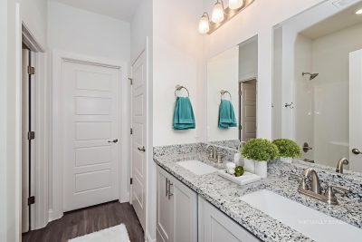 004 photo main bathroom 14663901