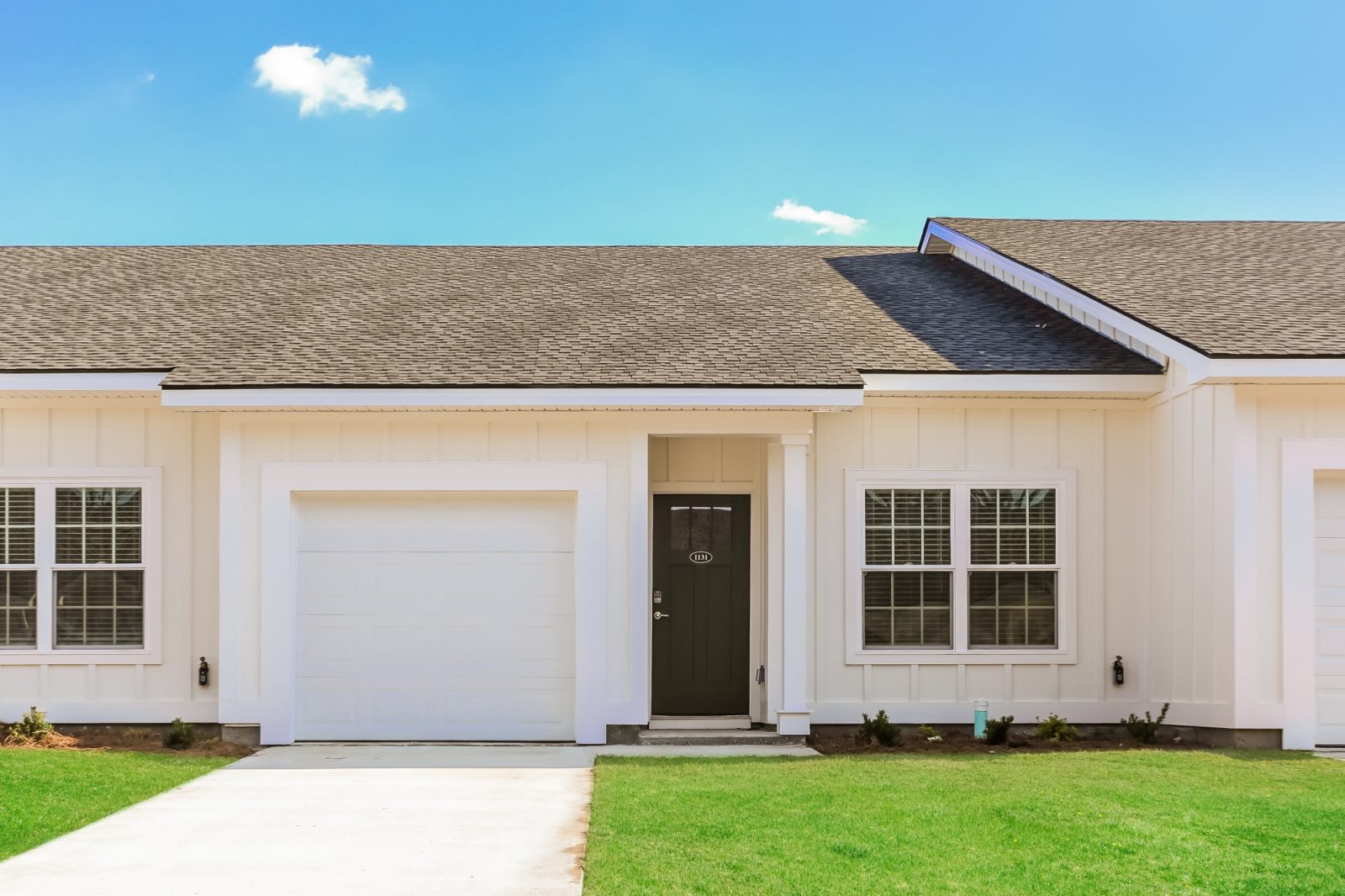 000 Front View ETWP029