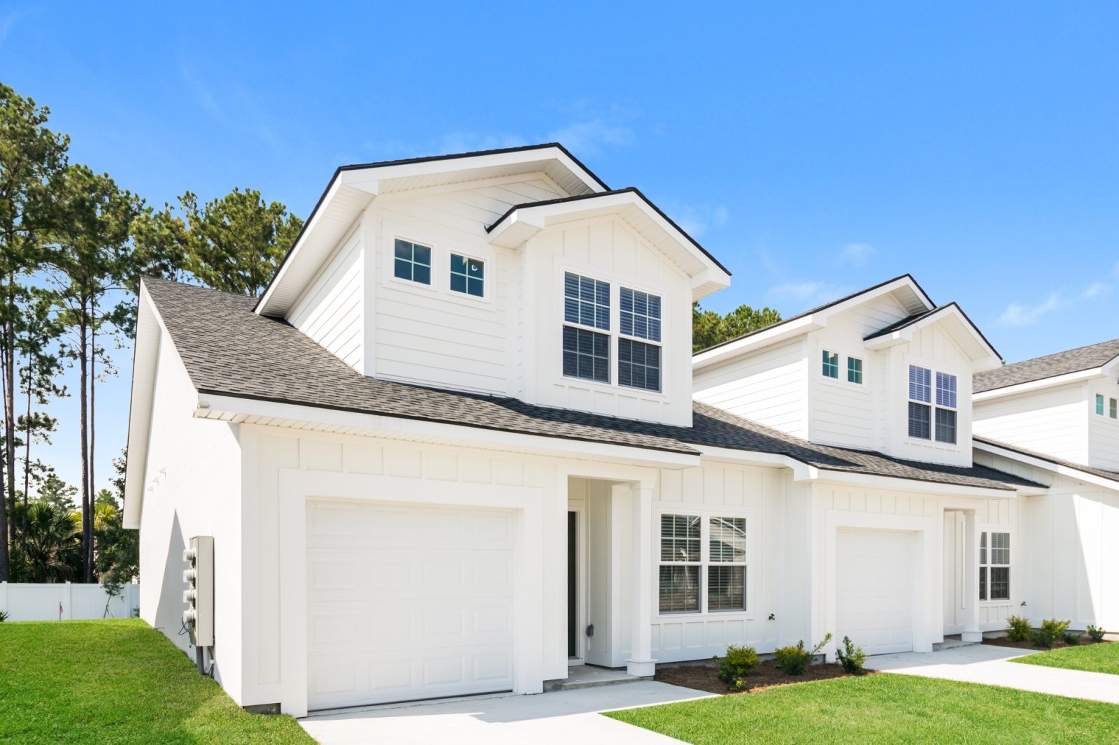 000 Front View ETWP059