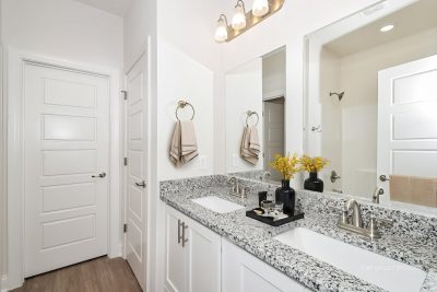 004 photo main bathroom 14663823