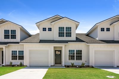 000 Front View 13662817