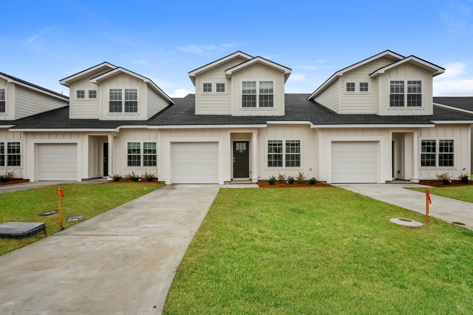 000 Front View ETWP122