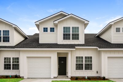 014 photo front view 13483821