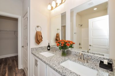 004 photo main bathroom 14663763