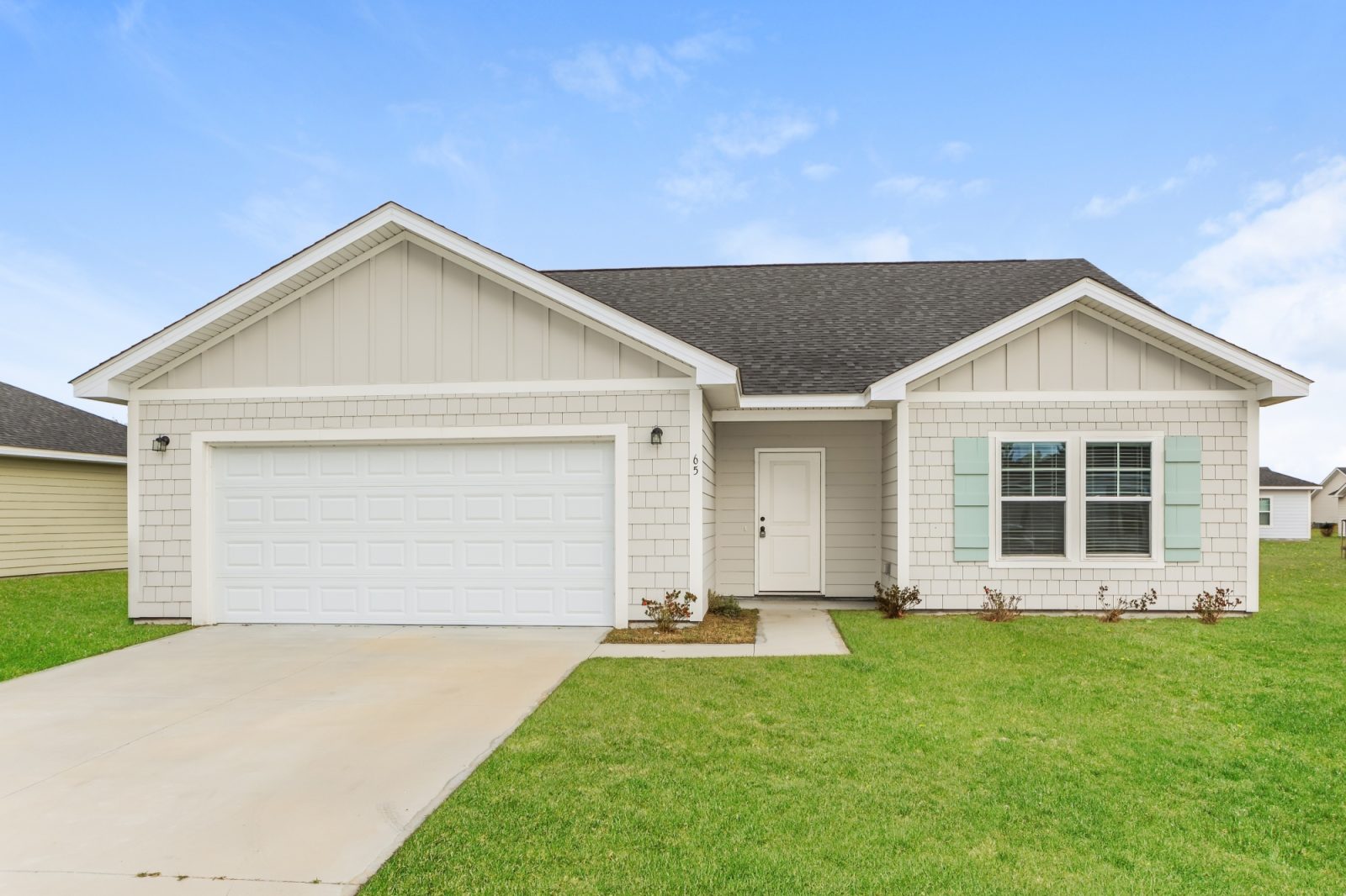 000 Front View ETY1135