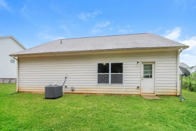 014 photo rear view 13799916