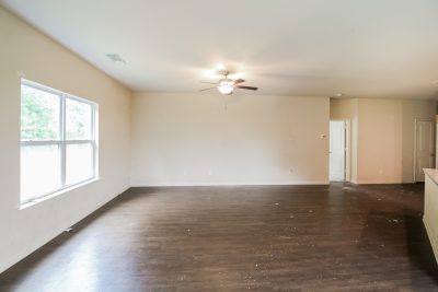 002 Living Room ET41078