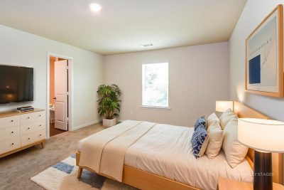 003 photo vs main bedroom 15179142