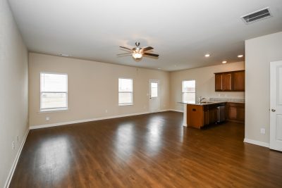 003 Living Room ET41098
