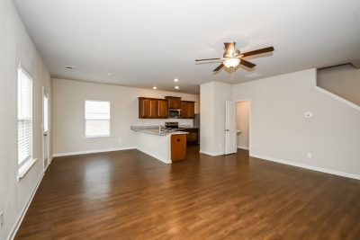 004 Living Room ET41098