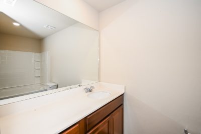 009 Main Bathroom ET41098