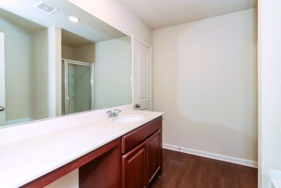 009 012 photo main bathroom 14773606