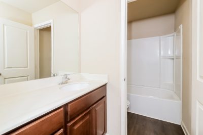 013 photo bathroom 13063522