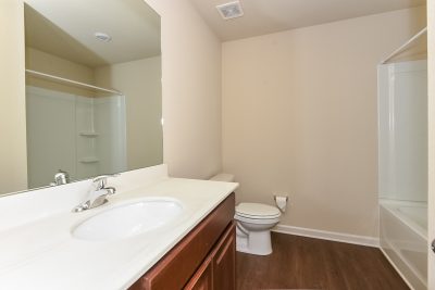 013 photo bathroom 11986596