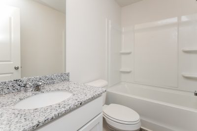 008 photo main bathroom 10353285