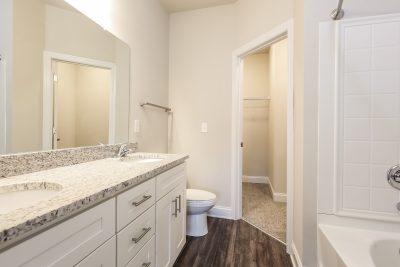 012 Bathroom ET43003