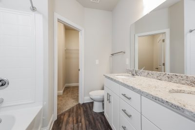 013 Bathroom ET43009