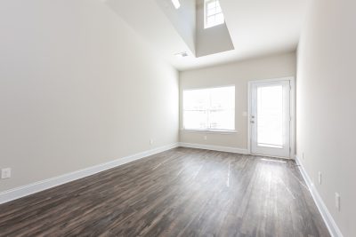 003 Living Room ET43010