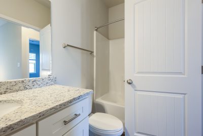 013 Bathroom ET43010