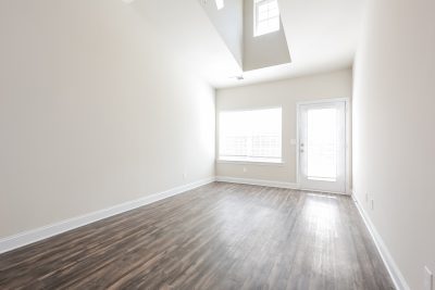 004 Living Room ET43011