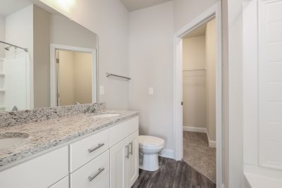 013 Bathroom ET43011