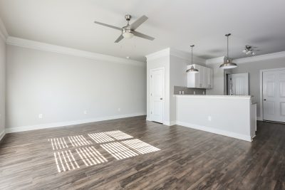 004 Living Room ET43021