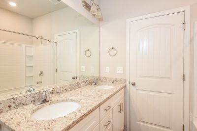 022 photo main bathroom 15145850