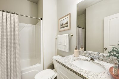 004 photo bathroom 14612099