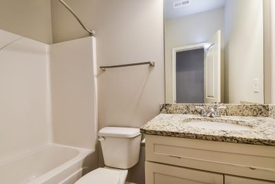 014 Bathroom ET43037
