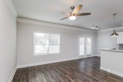 002 Living Room ET43041